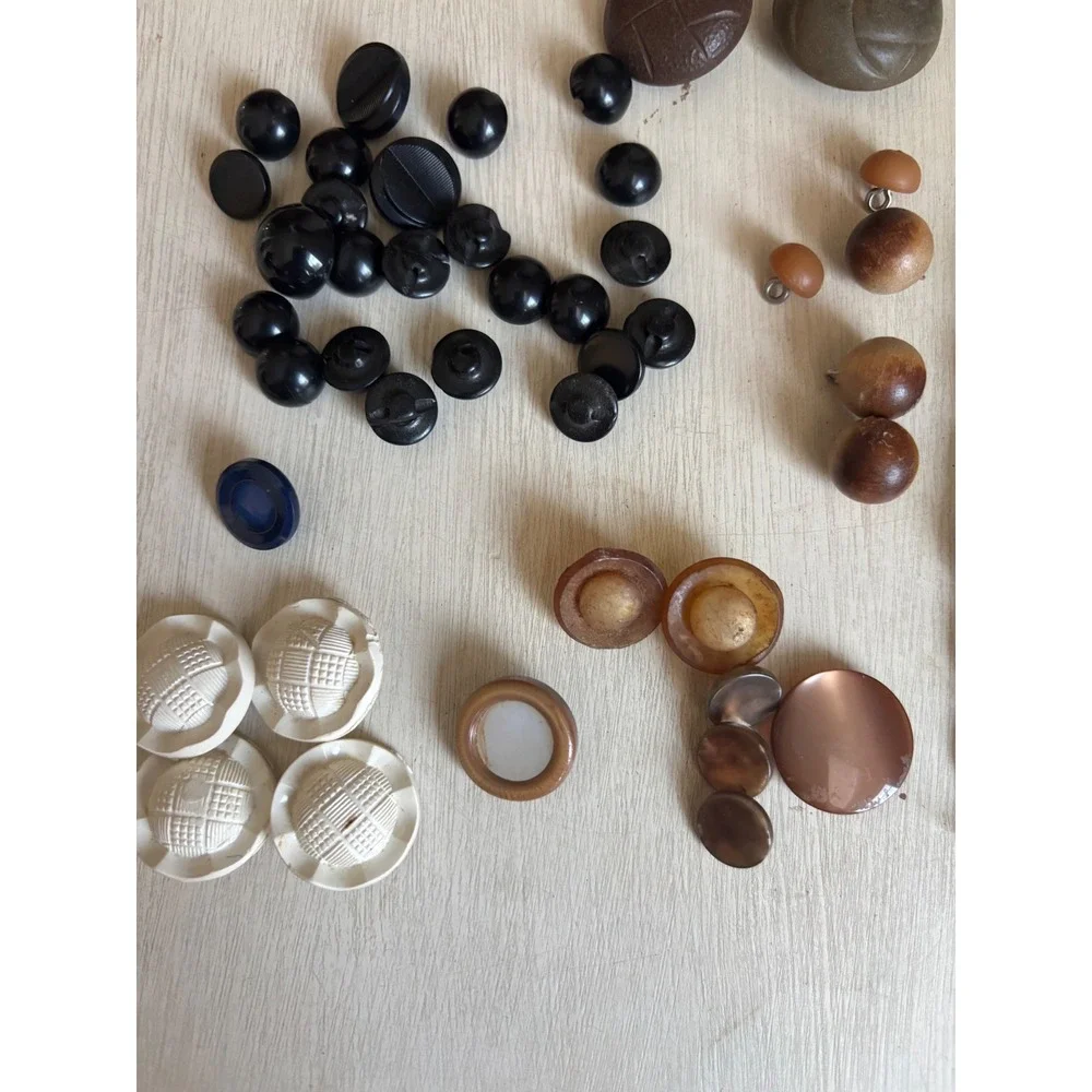 Vintage Assorted Button Lot Mixed Sizes Colors Styles Sewing Crafting‎ Notions